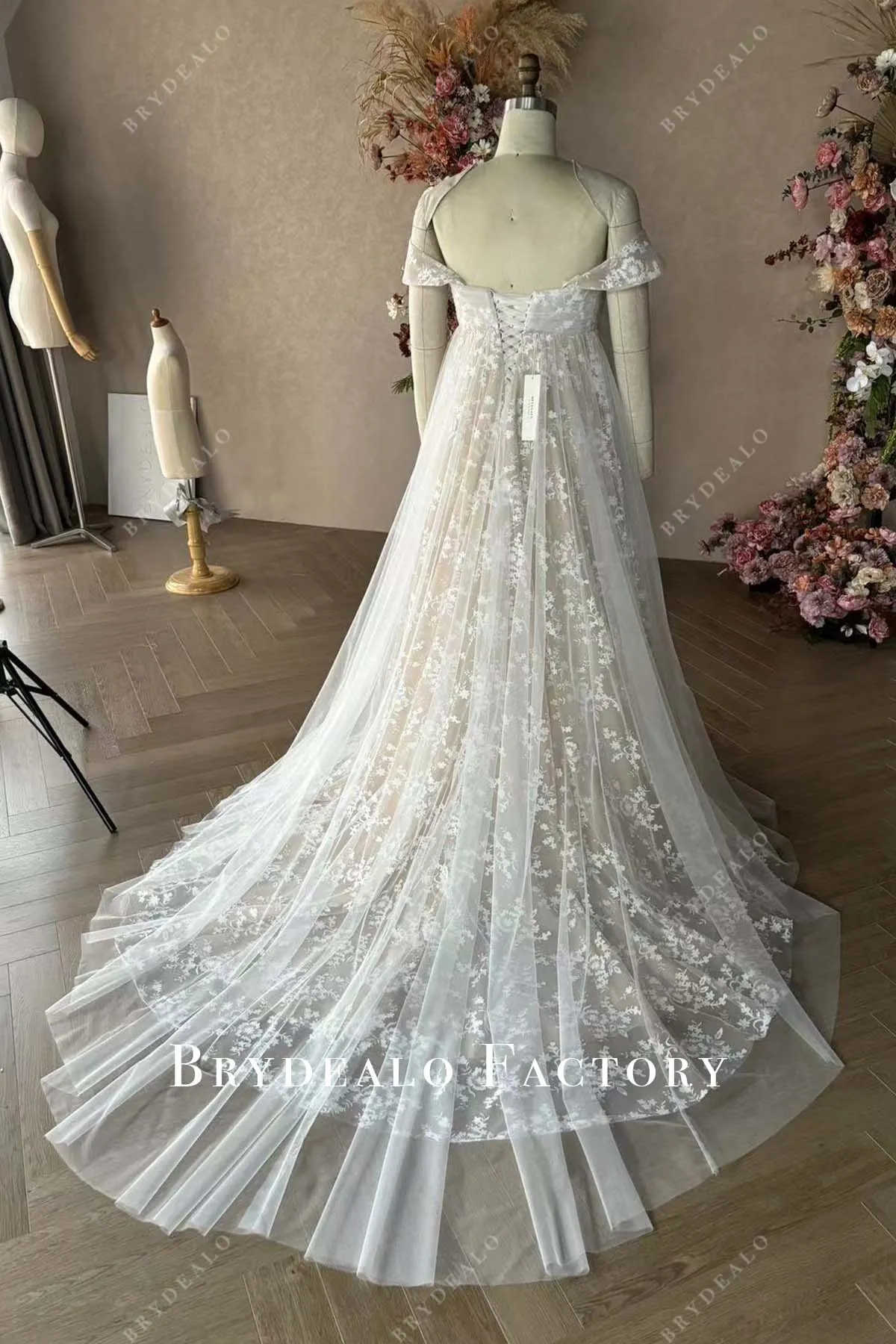 Custom Lace Empire Puffy A-line Pregnant Bridal Dress